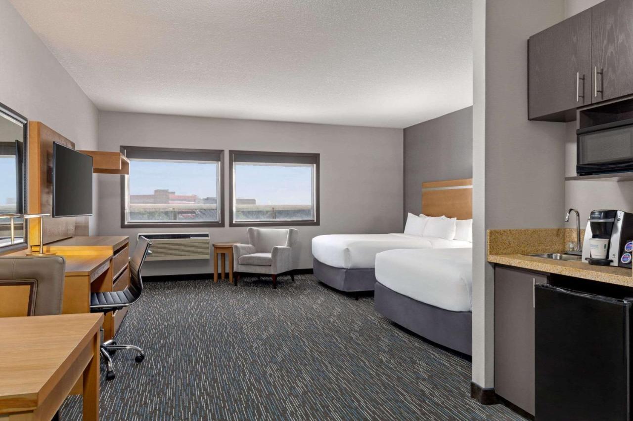 Wingate By Wyndham Lethbridge Hotel Екстериор снимка