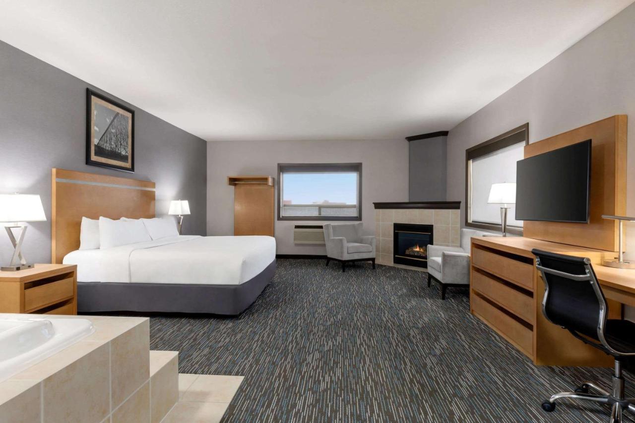Wingate By Wyndham Lethbridge Hotel Екстериор снимка