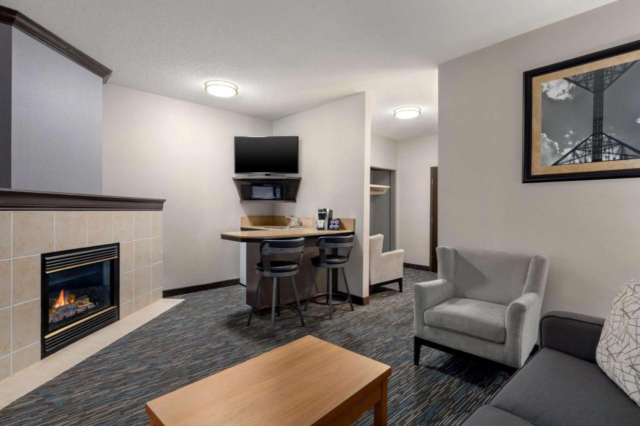 Wingate By Wyndham Lethbridge Hotel Екстериор снимка