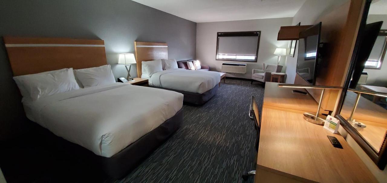 Wingate By Wyndham Lethbridge Hotel Екстериор снимка