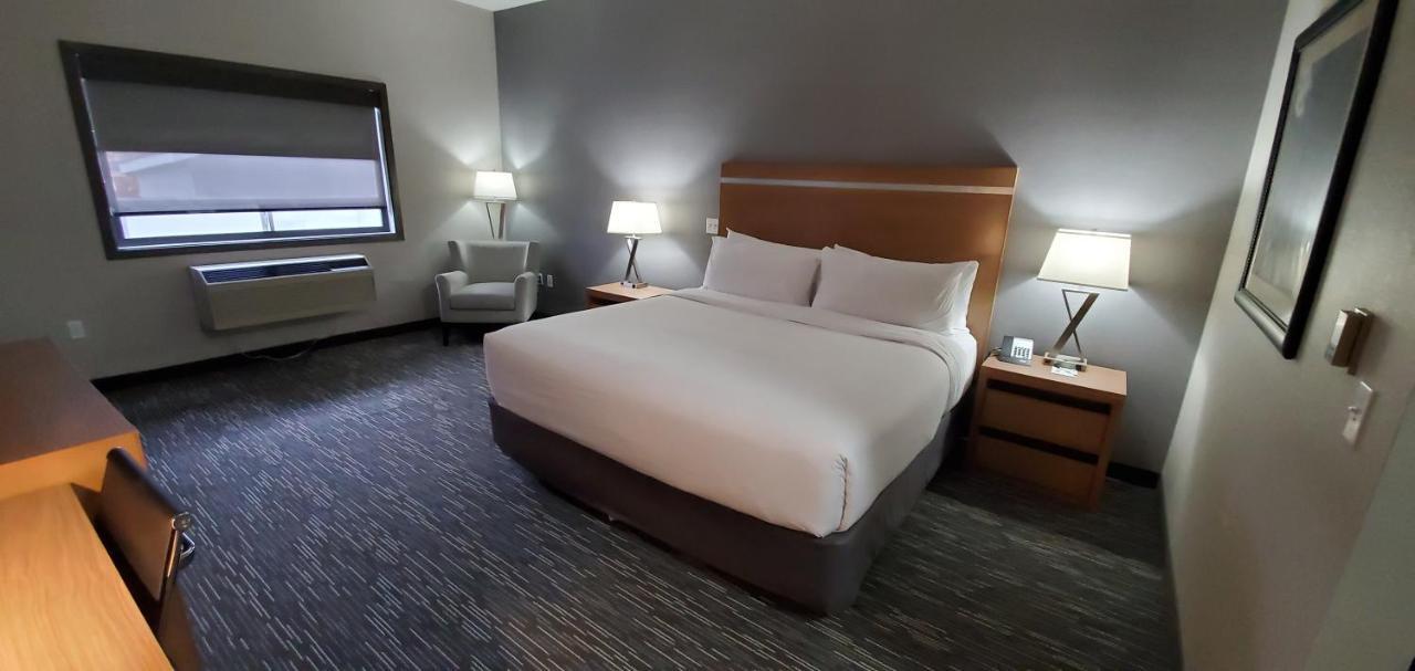 Wingate By Wyndham Lethbridge Hotel Екстериор снимка