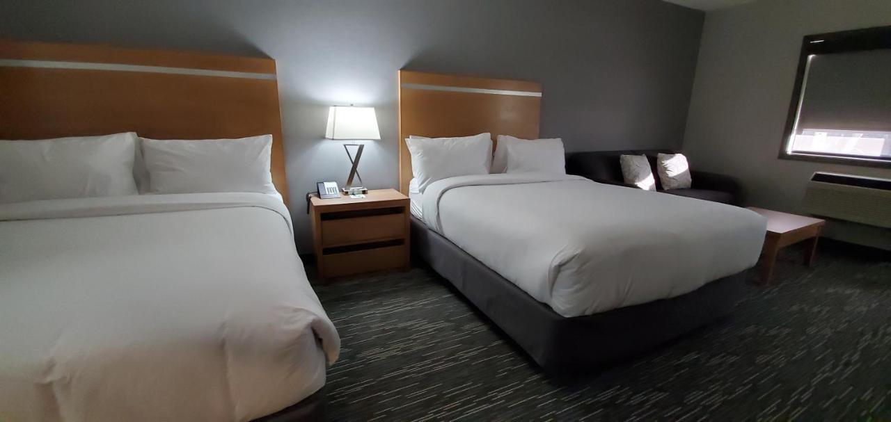 Wingate By Wyndham Lethbridge Hotel Екстериор снимка